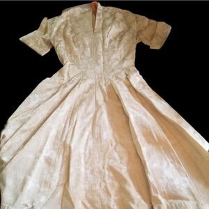Vintage Champagne brocade dress w pockets